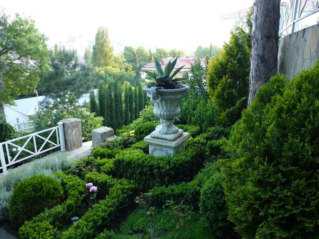 Villa Bonne Maison with Garden 3*