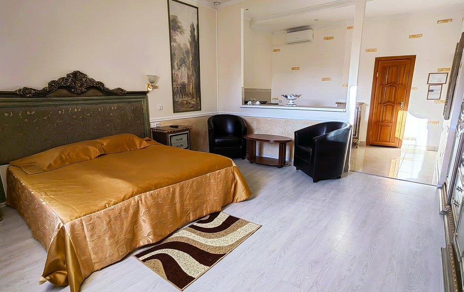 Клеопатра 4*