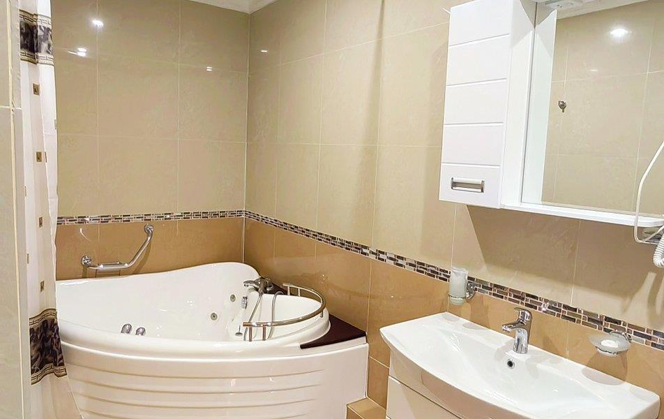 Клеопатра 4*