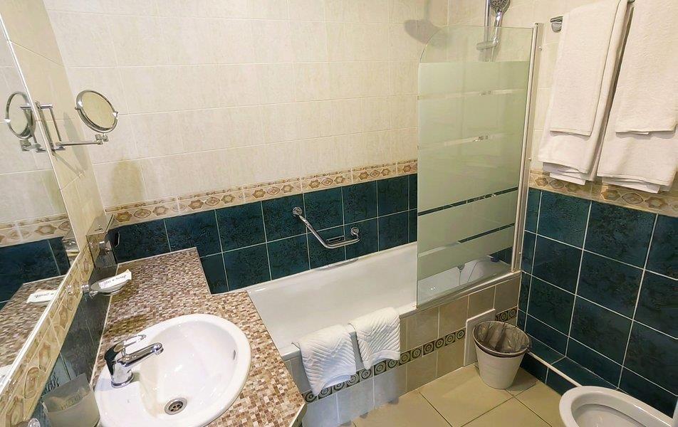 Клеопатра 4*