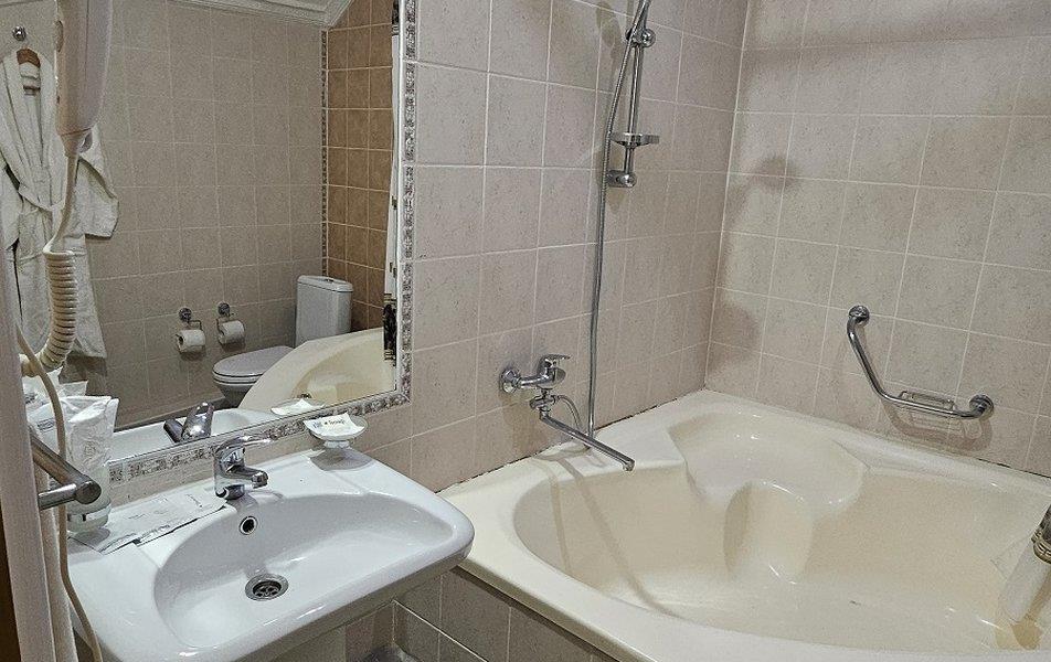 Клеопатра 4*