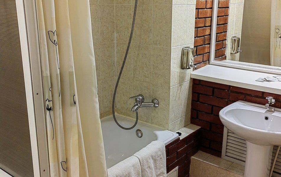 Клеопатра 4*