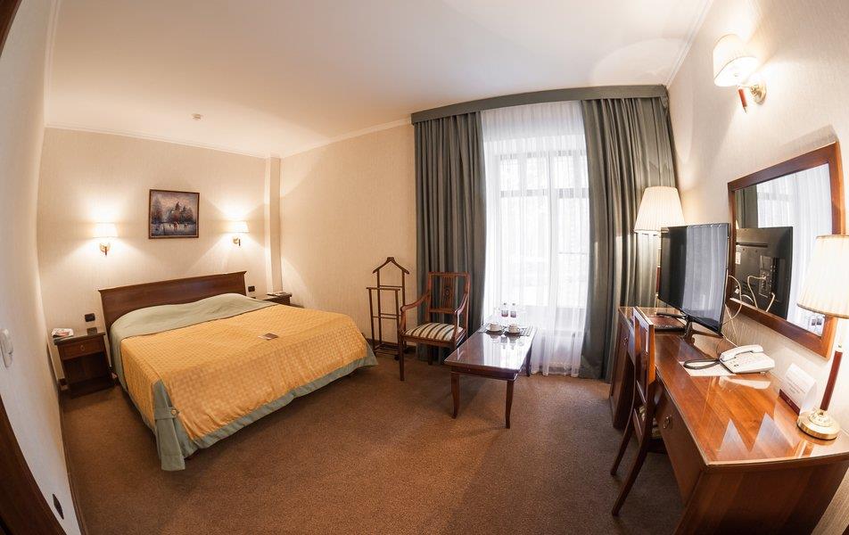 Парк - Отель Грааль 4*