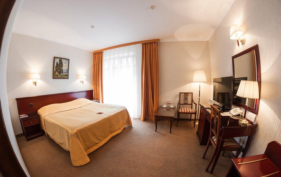 Парк - Отель Грааль 4*