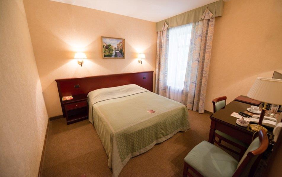 Парк - Отель Грааль 4*