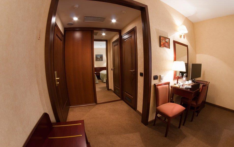 Парк - Отель Грааль 4*