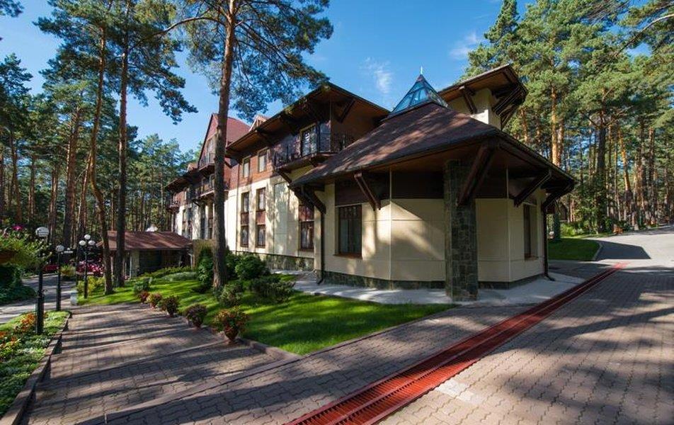 Парк - Отель Грааль 4*