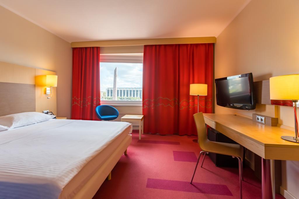 Park Inn by Radisson Pulkovskaya 4*