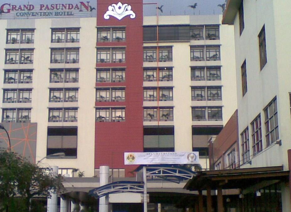Grand Pasundan Convention Hotel 4*