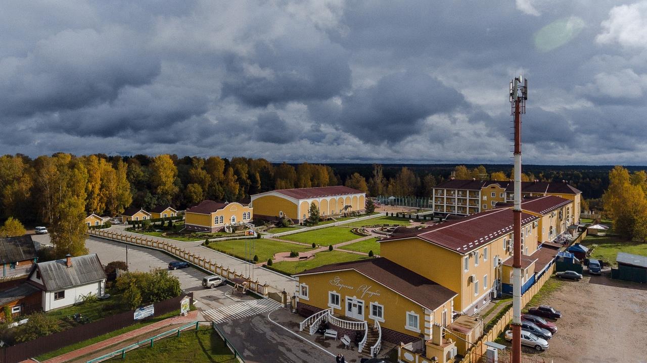 Русские студенты без комплексов устроили оргию прямо на берегу озера