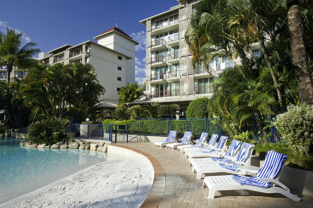 Novotel Oasis Resort Cairns 4*