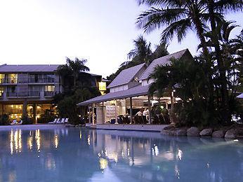 Novotel Oasis Resort Cairns 4*
