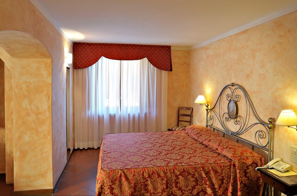 Hotel Leon Bianco 3*
