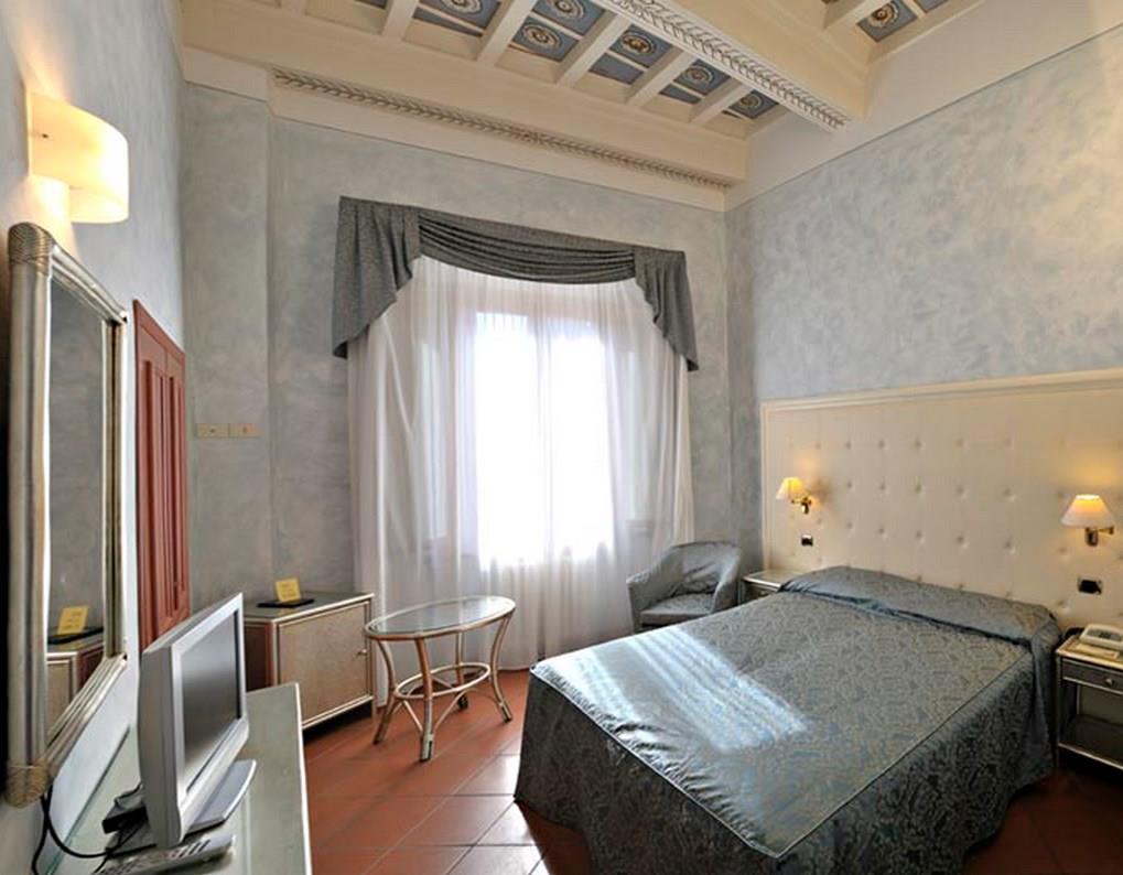 Hotel Leon Bianco 3*