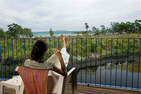 Kingfisher Bay Resort 4*