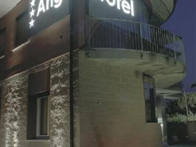 Angi Hotel 3*