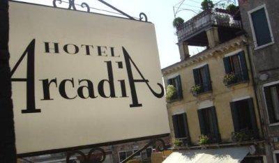 Arcadia Hotel 3*