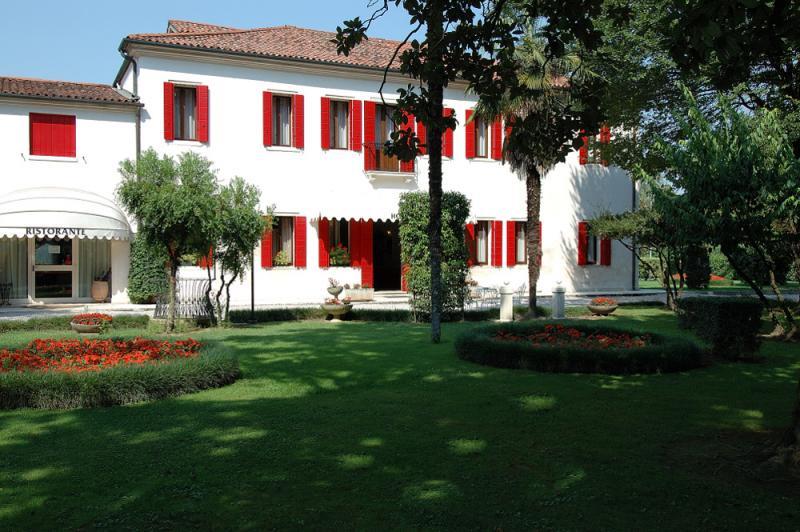 Swiss International Hotel Villa Patriarca 3*