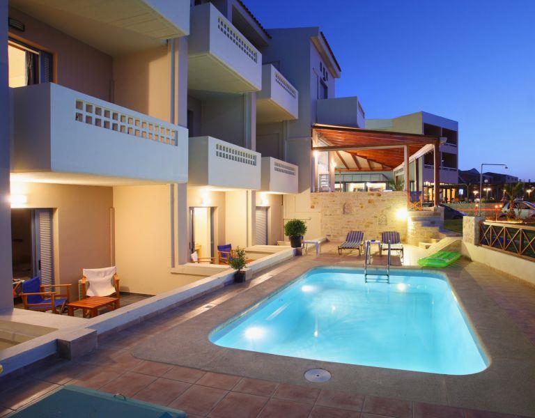 Esperia Beach Apartments & Suites