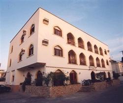 Averof Hotel 2*