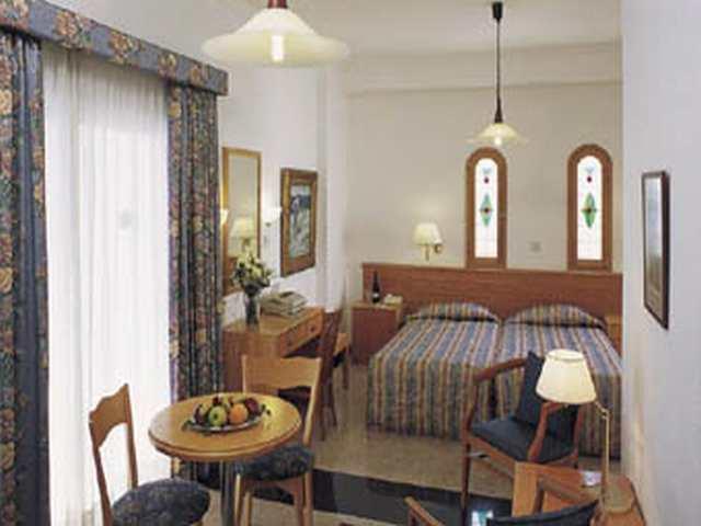 A Chrielka Hotel Suites 3*
