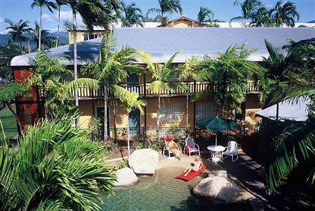 Cairns Queenslander Apartments 3*