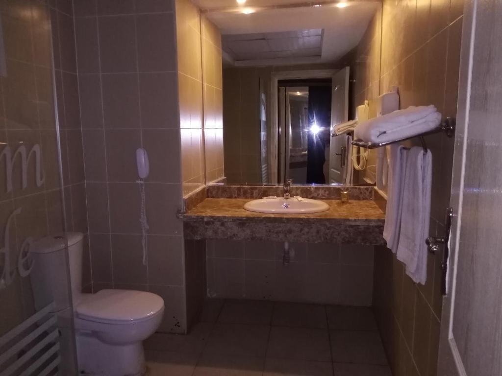 В туалете Мариинского театра нашли видеокамеру - 7 сентября - altaifish.ru