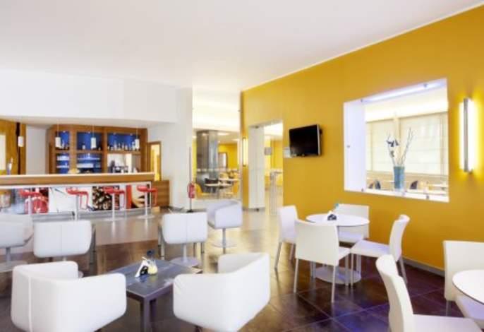 Holiday Inn Express Milan Malpensa Airport Somma Lombardo 3*