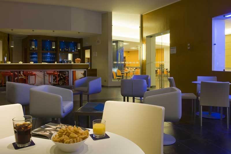 Holiday Inn Express Milan Malpensa Airport Somma Lombardo 3*