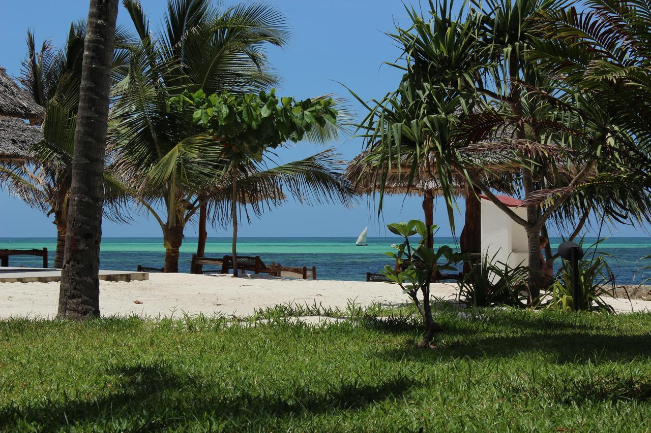 Туры в Uroa Bay Beach Resort