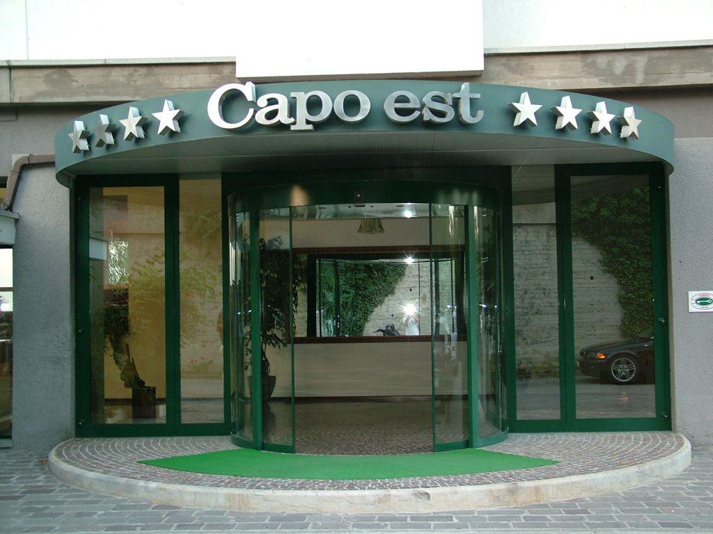 Est hotel. Италия Габиче Маре. Capo est Hotel Gabicce mare Gabicce. Отель capo Verde Hotel Batumi. Majestic отель Италия Габичче Маре.