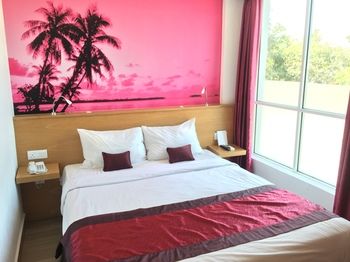 Fave Hotel Cenang Beach 4*