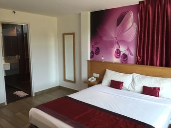 Fave Hotel Cenang Beach 4*