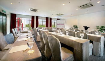 Fave Hotel Cenang Beach 4*