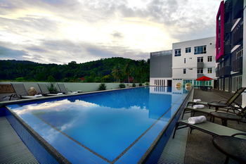 Fave Hotel Cenang Beach 4*