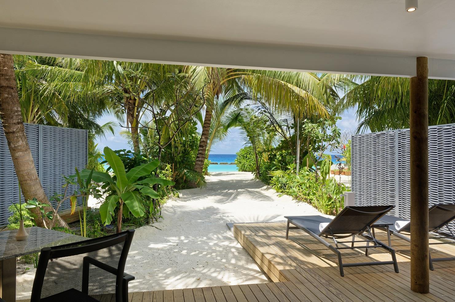 Outrigger Maldives Maafushivaru 5*