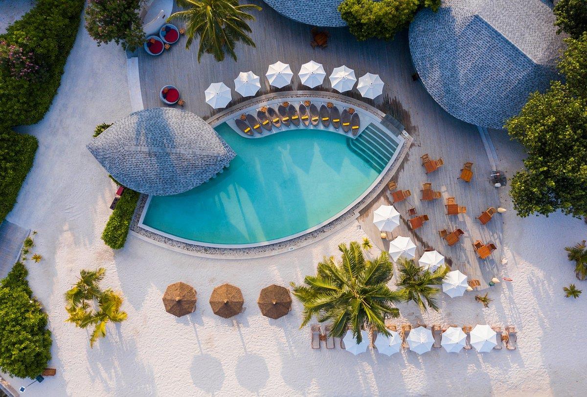 Centara Ras Fushi Resort & Spa Maldives 4*