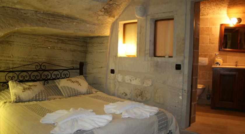 Divan Cave House 1*