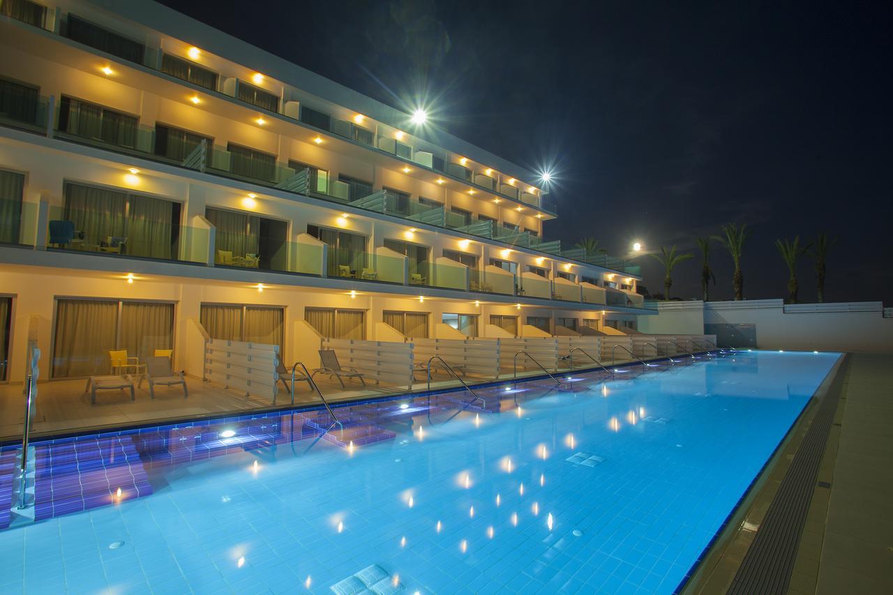 FUN&SUN King Evelthon Beach Hotel & Resort