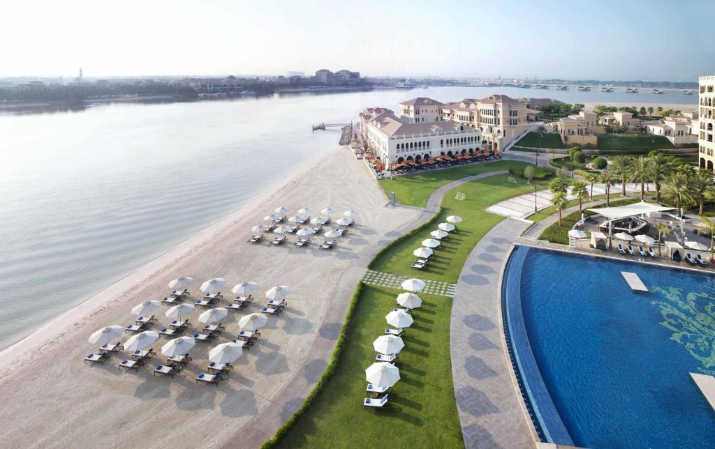 Туры в The Ritz-Carlton Abu Dhabi Grand Canal