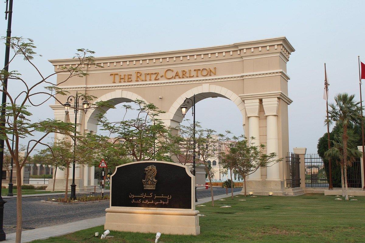 Туры в The Ritz-Carlton Abu Dhabi Grand Canal