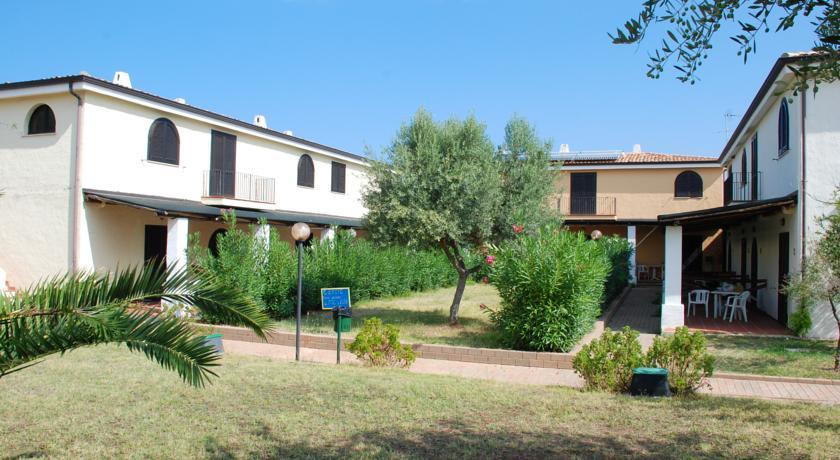 Villaggio Club Hotel Baia della Rocchetta 3*