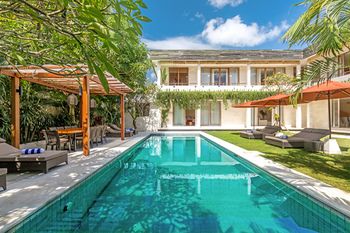 Mimosa Jimbaran Bali Villa 4*