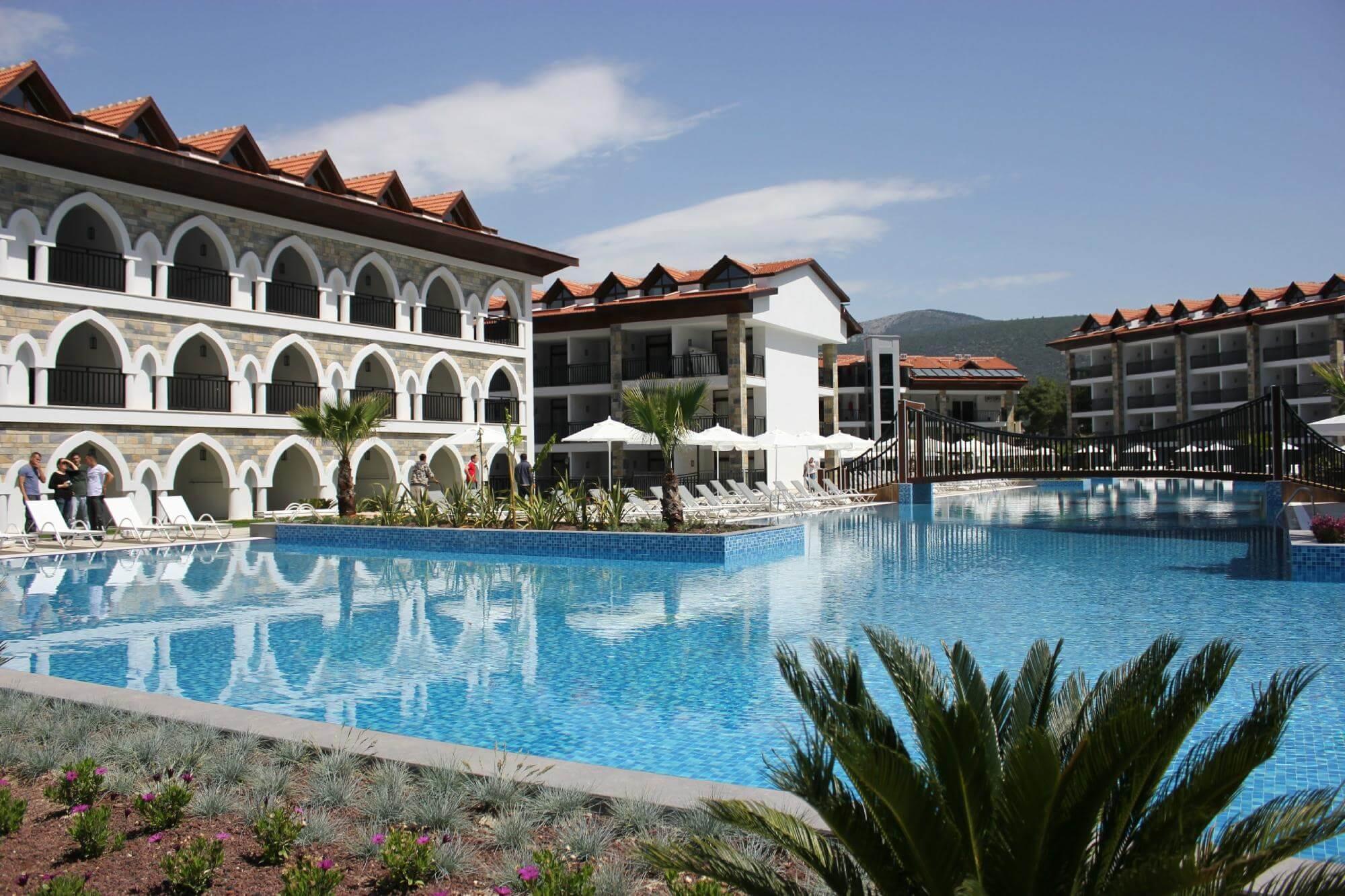 Ramada Resort by Wyndham Akbuk 4*