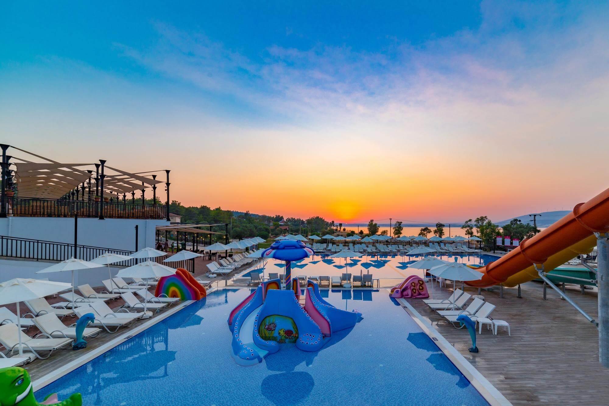 Ramada Resort by Wyndham Akbuk 4*