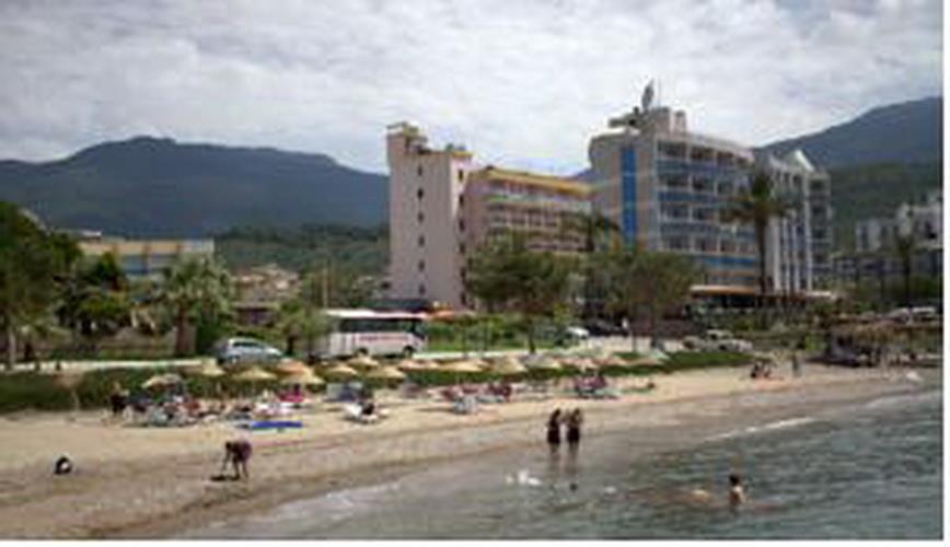 Kalamaki Beach Hotel 3*