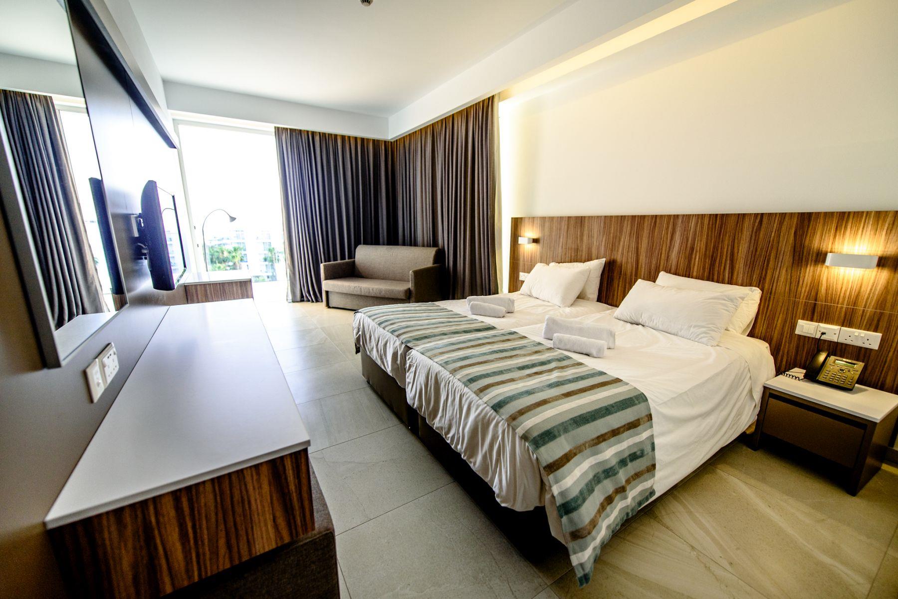 Eleana Hotel 4*