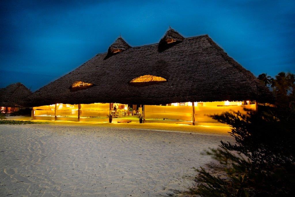 Hakuna Majiwe Beach Lodge 4*