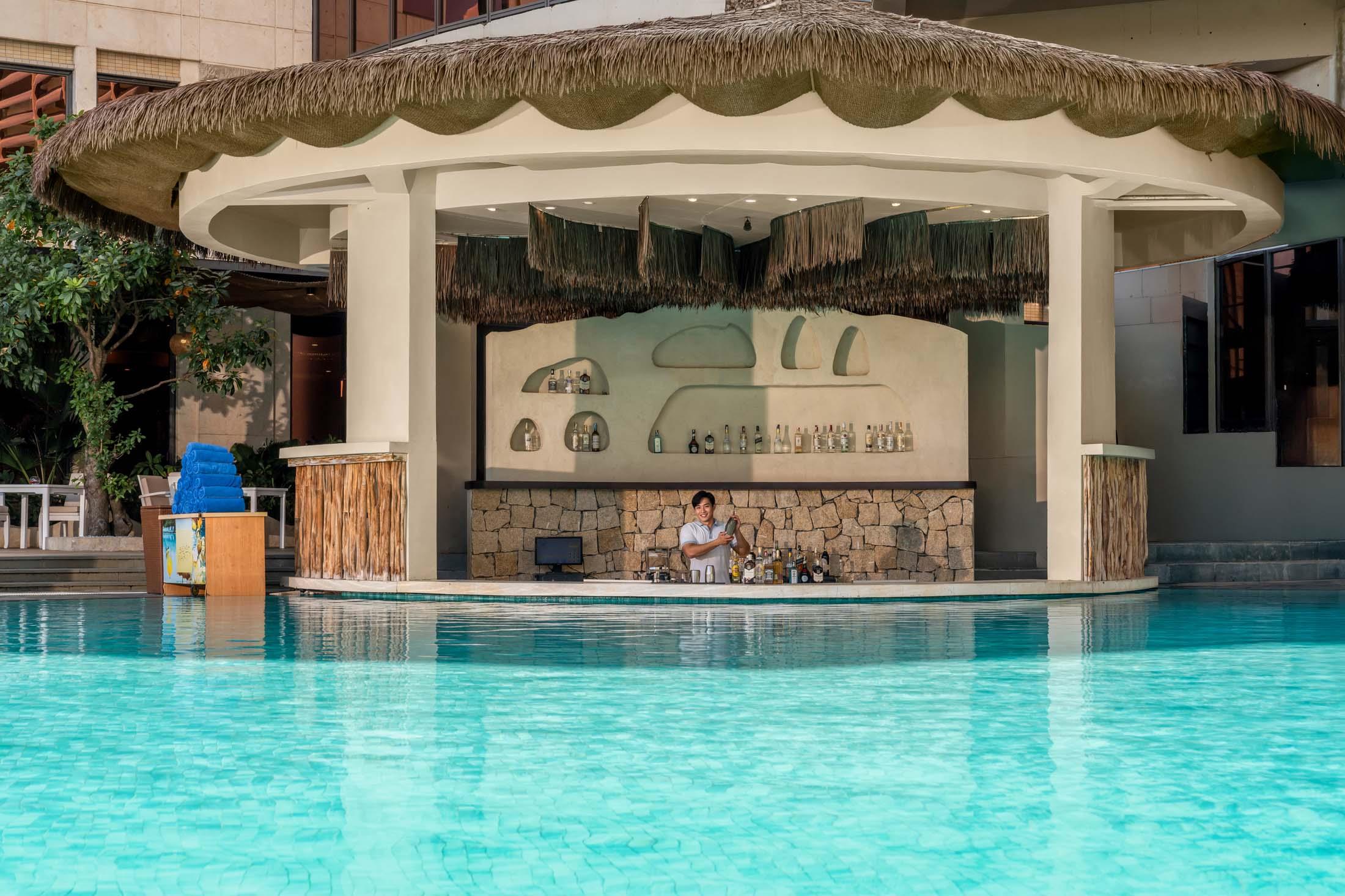 Holiday Beach Danang Hotel & Resort 4*