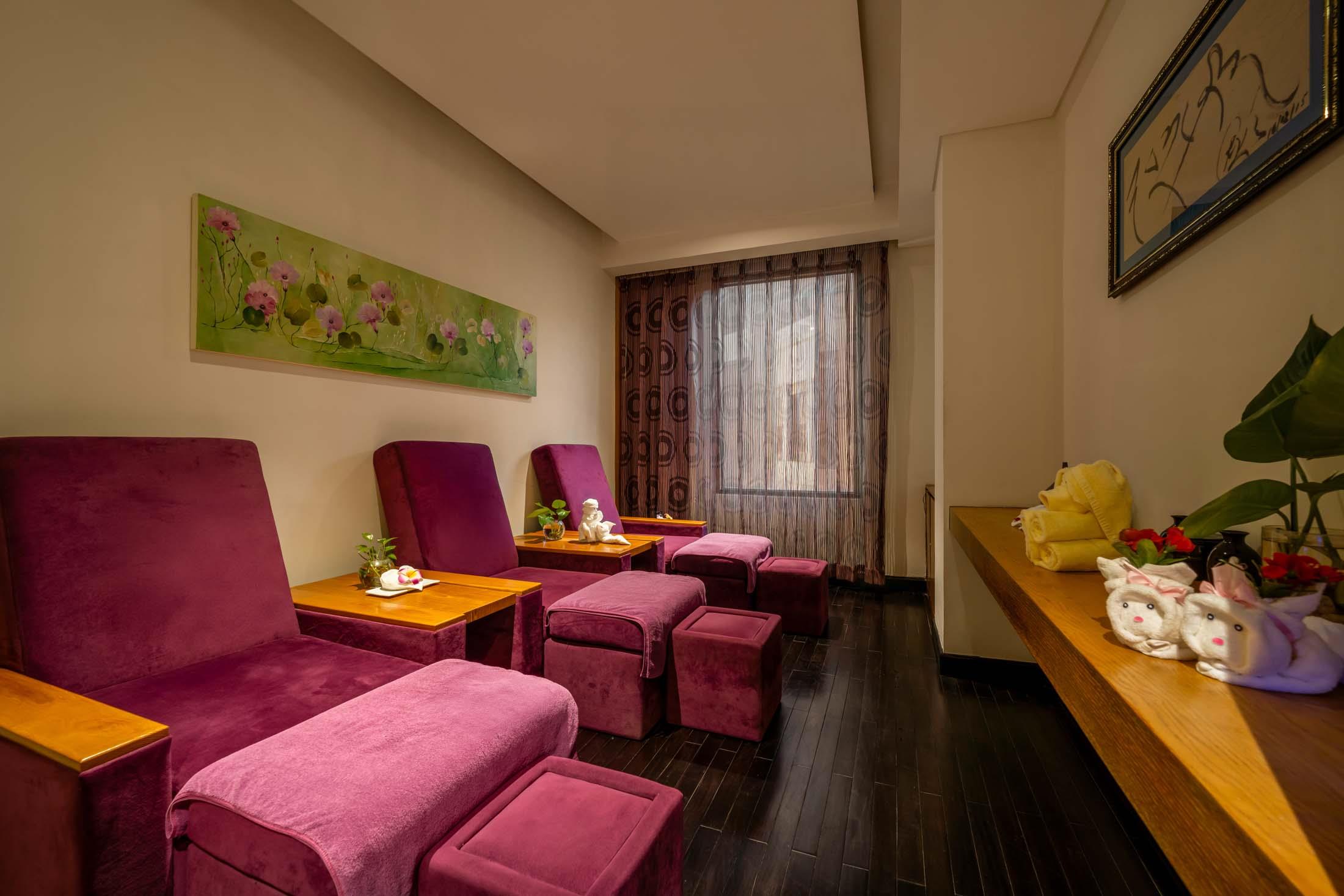 Holiday Beach Danang Hotel & Resort 4*